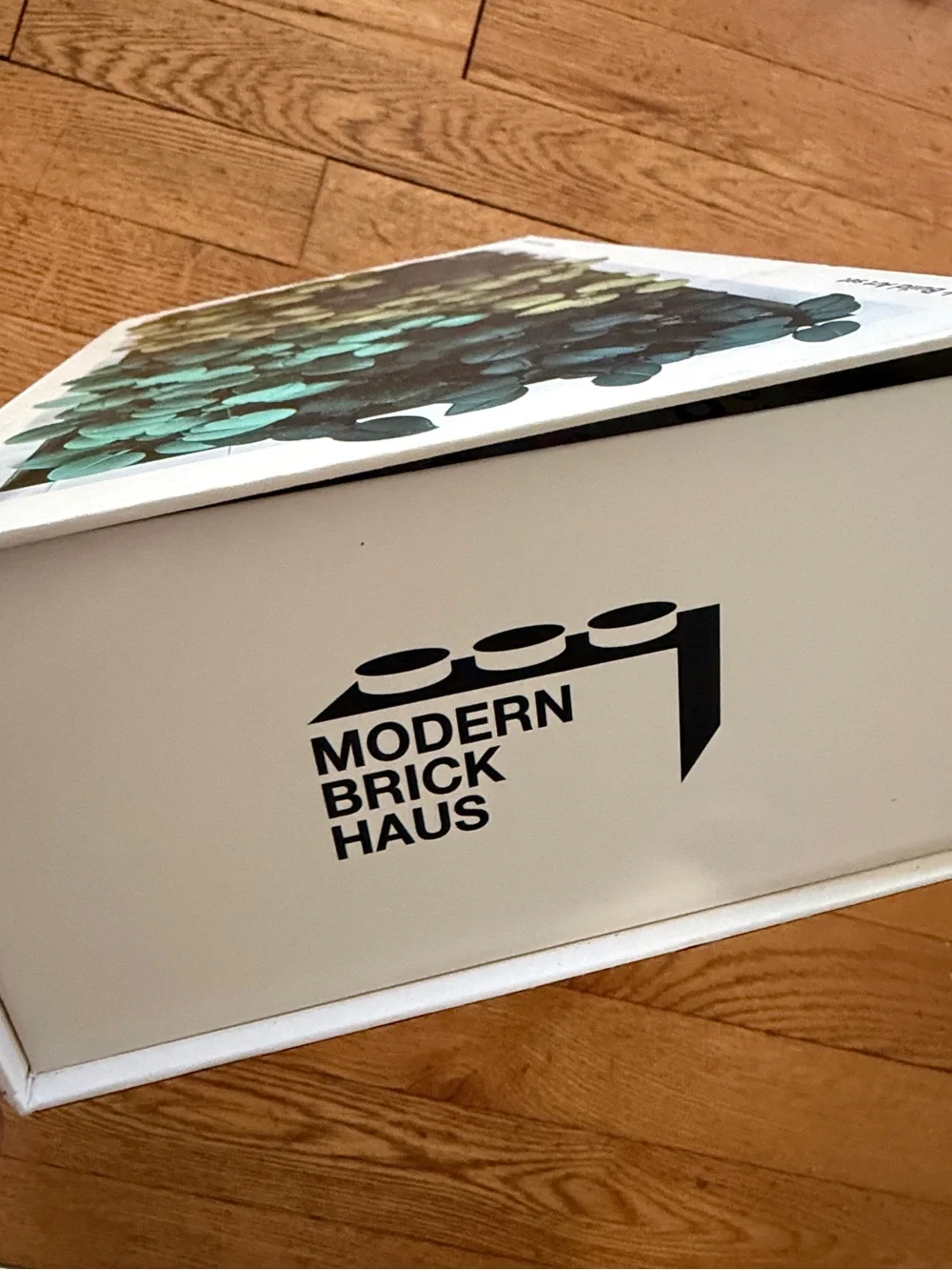 Modern Brick Haus size small